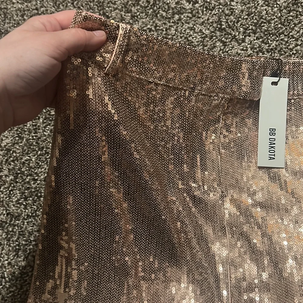 NWT BB Dakota Rose Gold Sequin Skirt 6